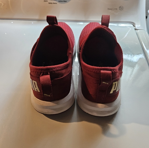 Women's Puma Slip-On Sneakers - Picture 4 of 6